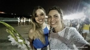 Oferendas para Imenajá!! Carol pagou cinco reais pelas duas flores!!